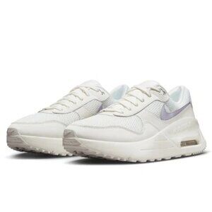 Nike Women's Air Max SYSTM sz 6 White/Metallic purple